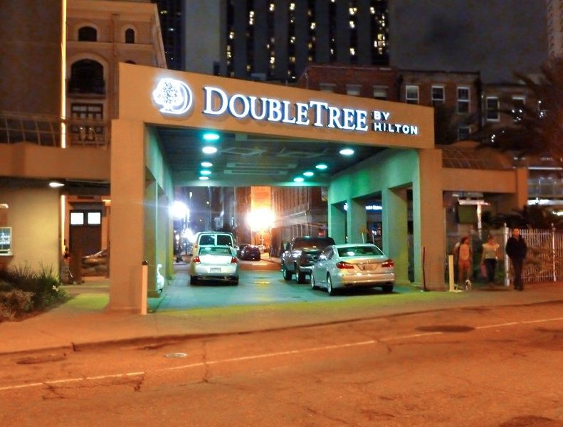 Hotel Doubletree By Hilton New Orleans Exterior foto